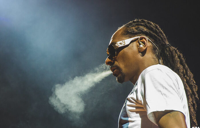 Snoop Dogg Creates Controversy: Smokes in Front of Grandkids