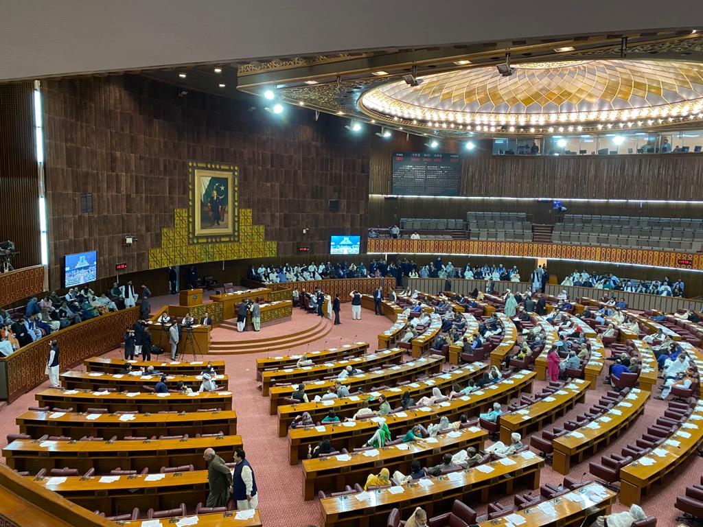 Pakistani Assembly Votes to Legalize Medical Cannabis